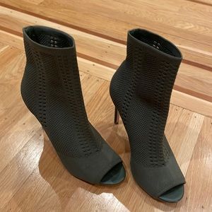 Steve Madden peep toe boots